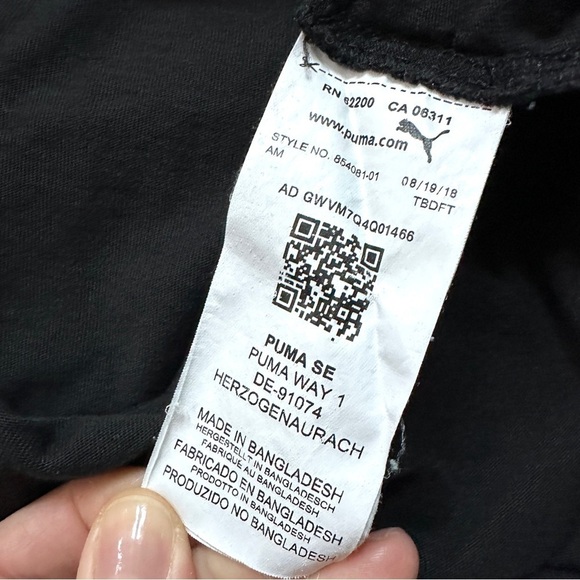 ⭐️ 5 for $25 PUMA Black Graphic Tee Size M - Picture 4 of 5